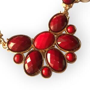 ELLEN TRACY gold tone red accent necklace set
